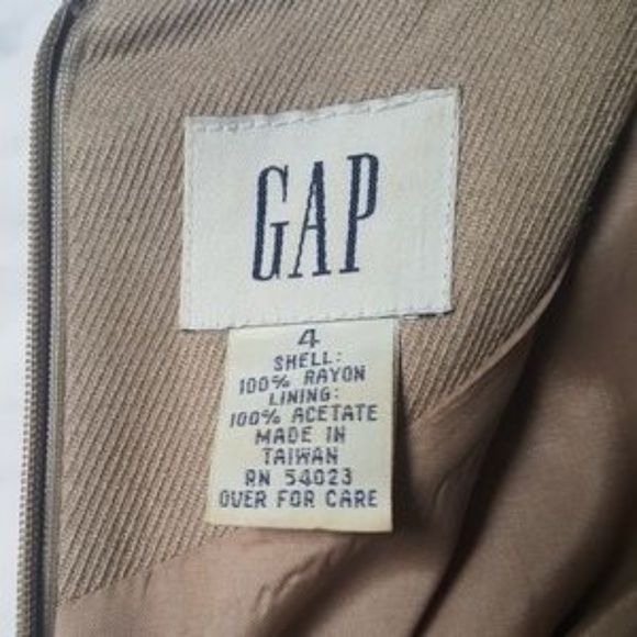 GAP | Classic Beige Dress - Picture 5 of 6